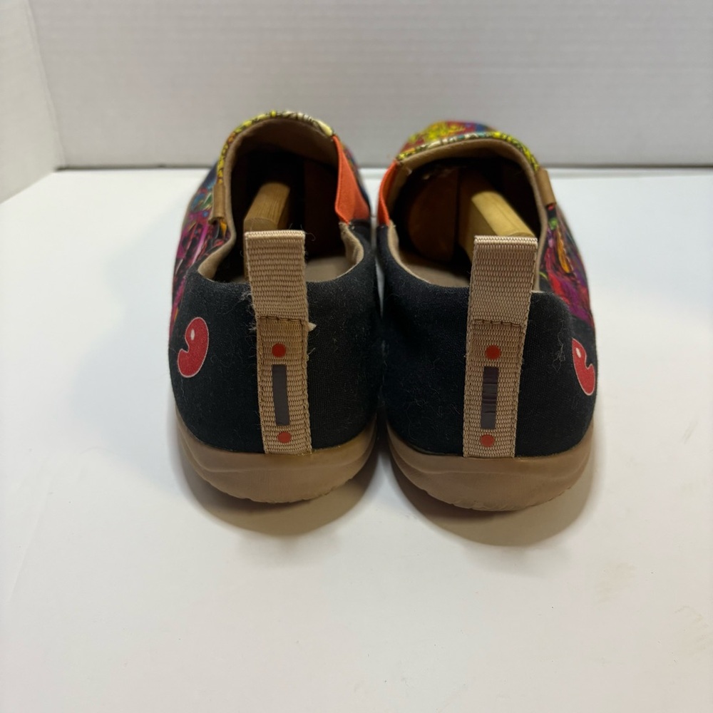 UIN Shoes - Picture 4 of 8